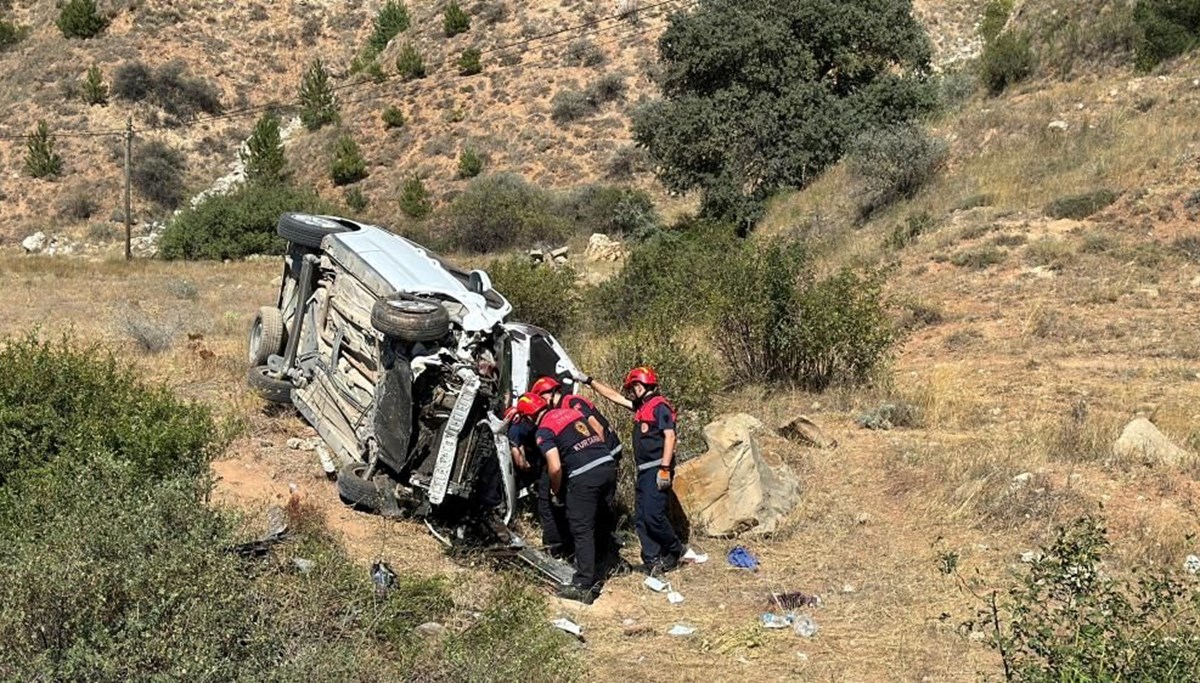 Kontrolden çıkan araç takla attı: 4'ü çocuk 6 yaralı