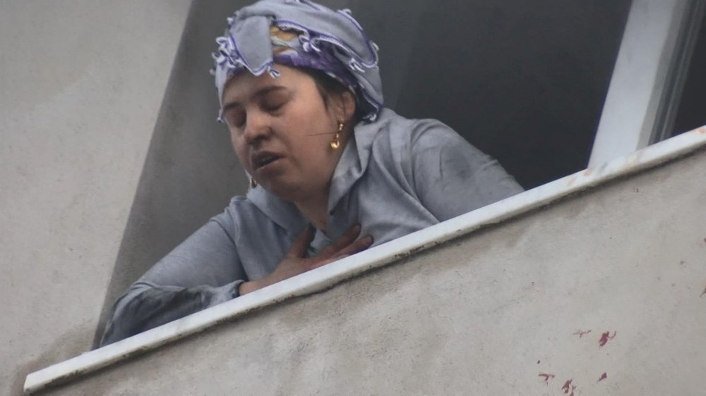 Yangında can pazarı: Pencereye çıkıp nefes almaya çalıştılar - 6