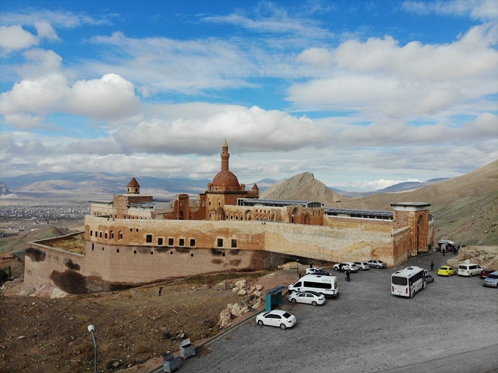 Anadolu'nun eşsiz mimari örneği: İshak Paşa Sarayı - 13