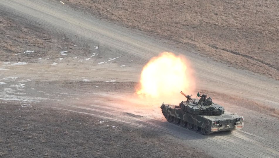 Tansiyon yükseliyor: Kuzey Kore sınırında canlı atış tatbikatı