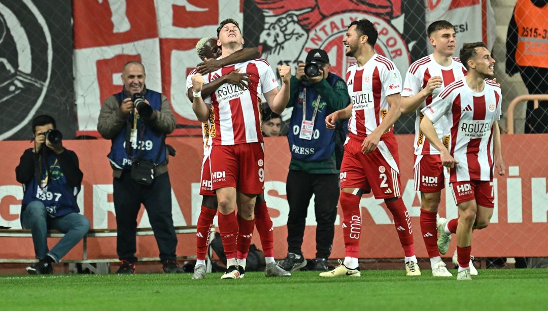 Antalyaspor, Samsunspor'u 2-1 yendi