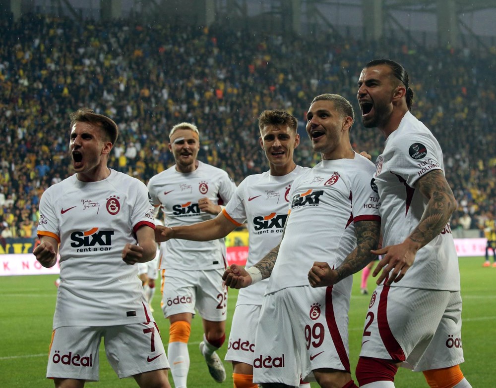 Süper Lig'de 2022-2023 sezonu şampiyonu Galatasaray - 1