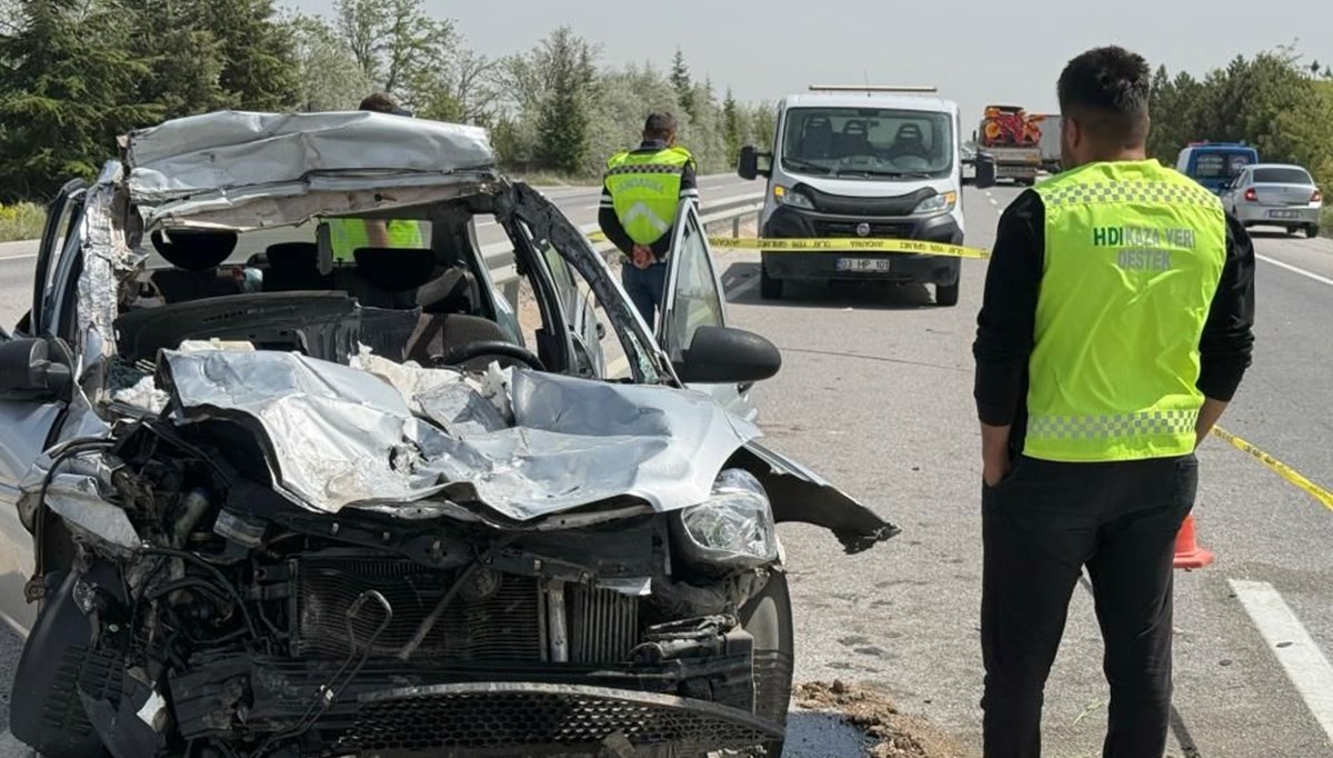 Afyonkarahisar'da kaza: Bir ölü, dört yaralı Afyonkarahisar'da kaza: Bir ölü, dört yaralı