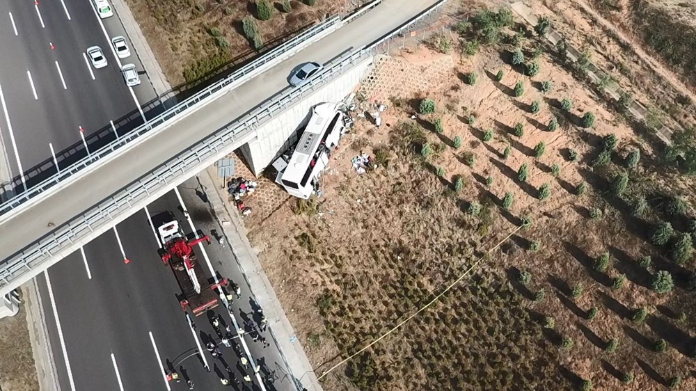 Kuzey Marmara Otoyolu'nda otobüs yoldan çıktı: 5 ölü, 25 yaralı - 15