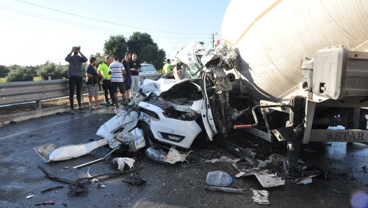 Mersin'de 3 araçlık zincirleme kaza