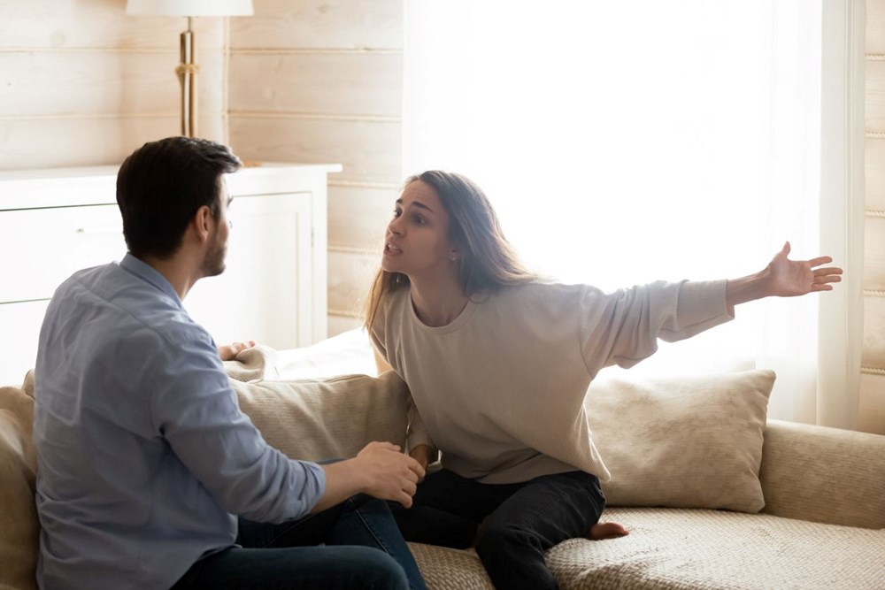 Partnerinizin sizi manipüle ettiğini gösteren 7 işaret! Ruh sağlığınız sinsice zehirleniyor - 8