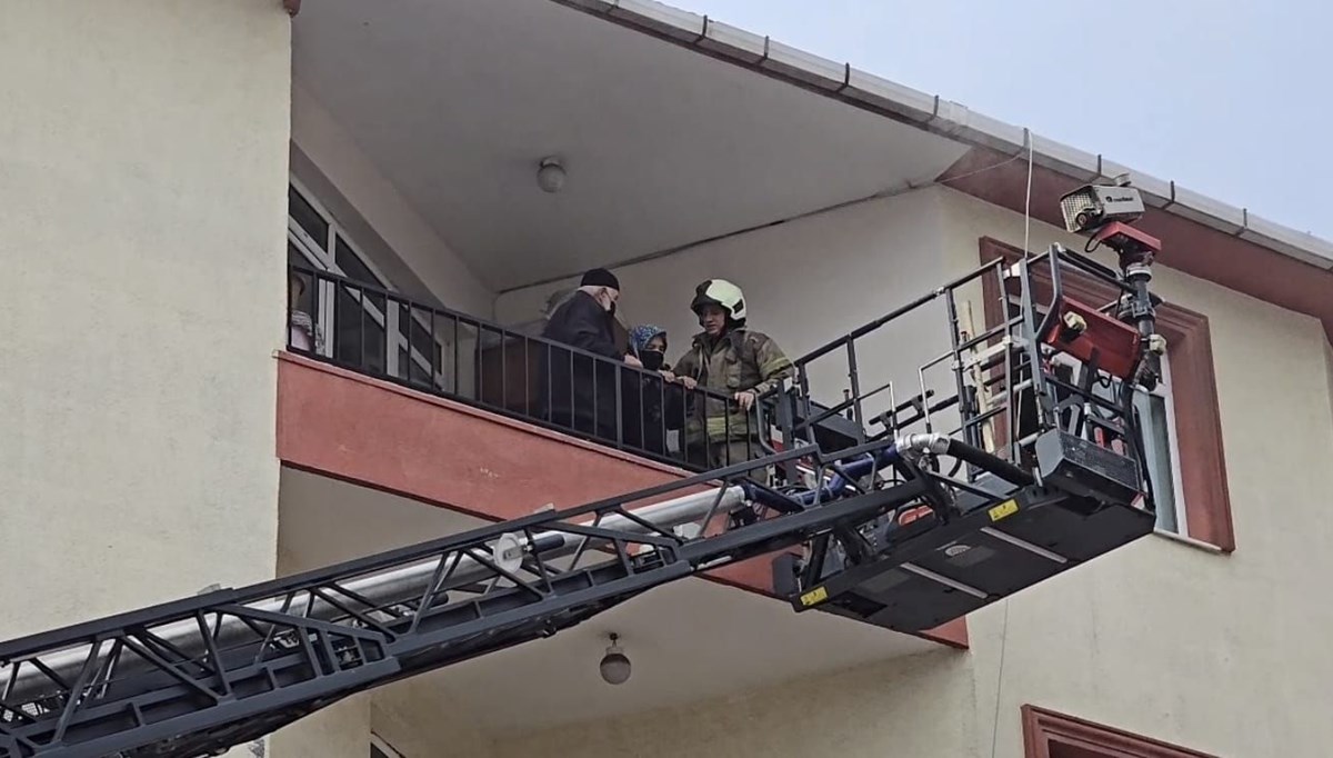 İstanbul Ümraniye'de yangın paniği