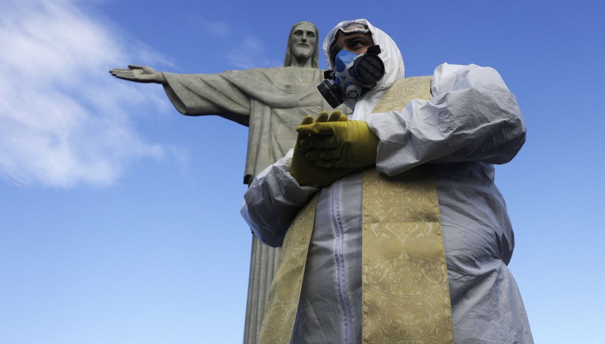 Brezilya'daki Kurtarıcı İsa heykeli dezenfeksiyon çalışmalarının ardından yeniden açıldı