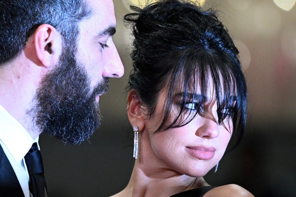 Dua Lipa sevgilisi Romain Gavras ile ilk kez kırmızı halıda - 3