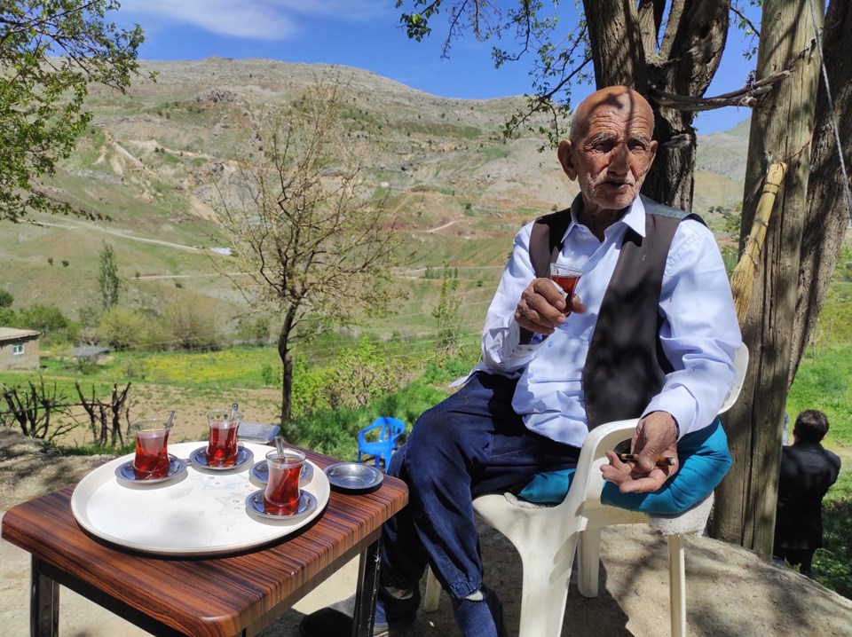 İlk aşkını alamayan Mehmet dede, 3 evlilik yaptı: 28 çocuğundan ilkine sevdiği kadının adını verdi - 1