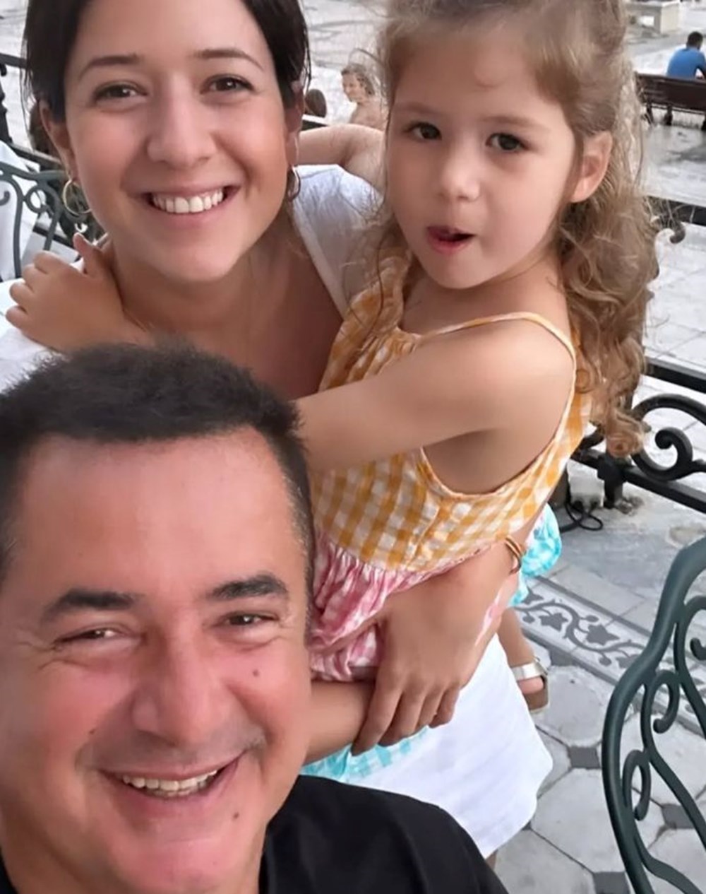Acun Ilıcalı'nın torunu Begüm 5 yaşında: Doğum gününde ailece poz - 3