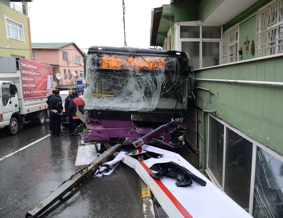 Sarıyer'de halk otobüsü faciası: 2 ölü, 8 yaralı - 1