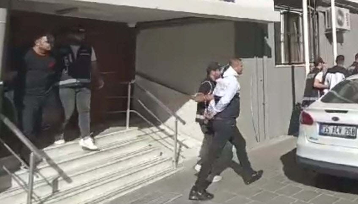 İzmir’de zorla senet imzalatan 2 kişi tutuklandı İzmir’de zorla senet imzalatan 2 kişi tutuklandı