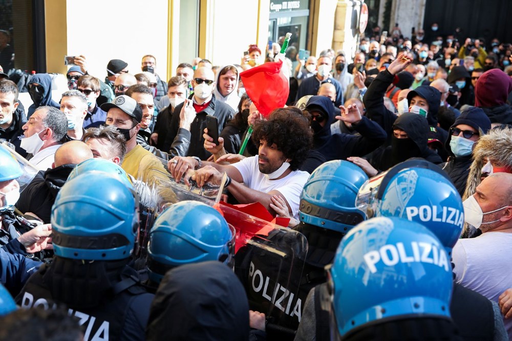 Tradesmen protest for 'restriction' in Italy - 11