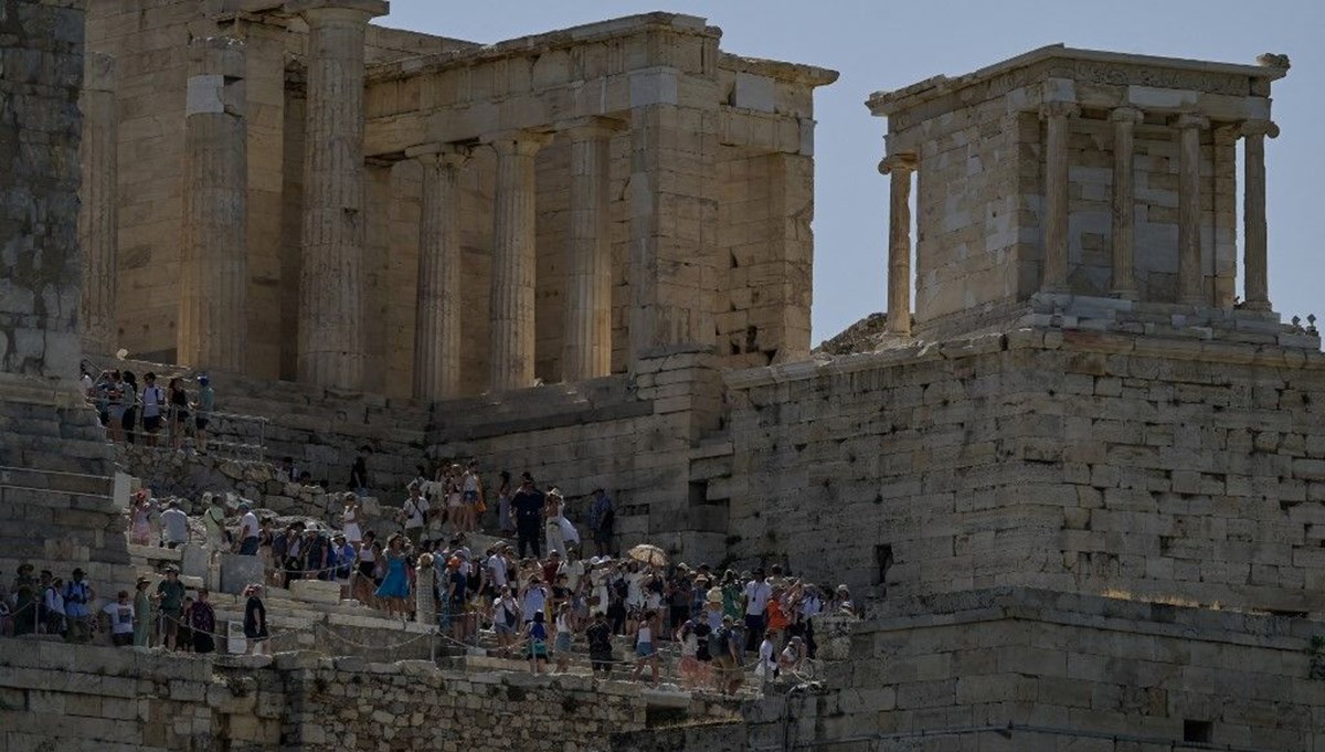 Yunanistan'da aşırı sıcaklar: Tarihi Akropolis geçici olarak kapatıldı