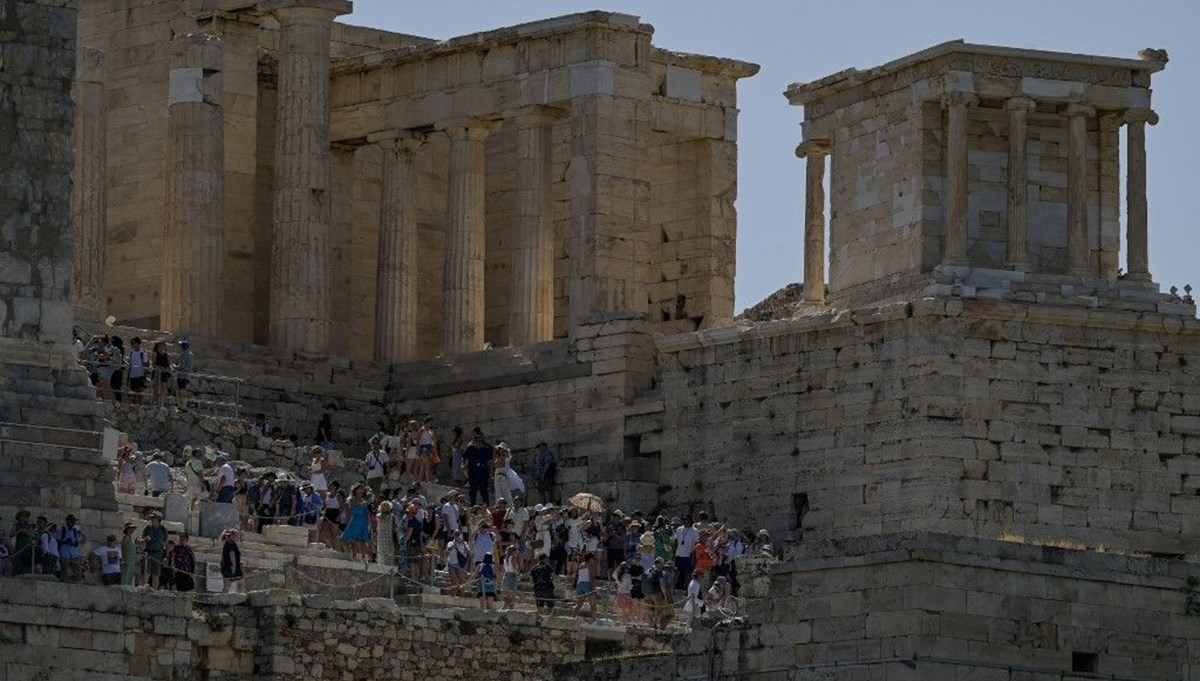Yunanistan'da çöl sıcakları: Tarihi Akropolis yeniden kapatıldı Yunanistan'da çöl sıcakları: Tarihi Akropolis yeniden kapatıldı