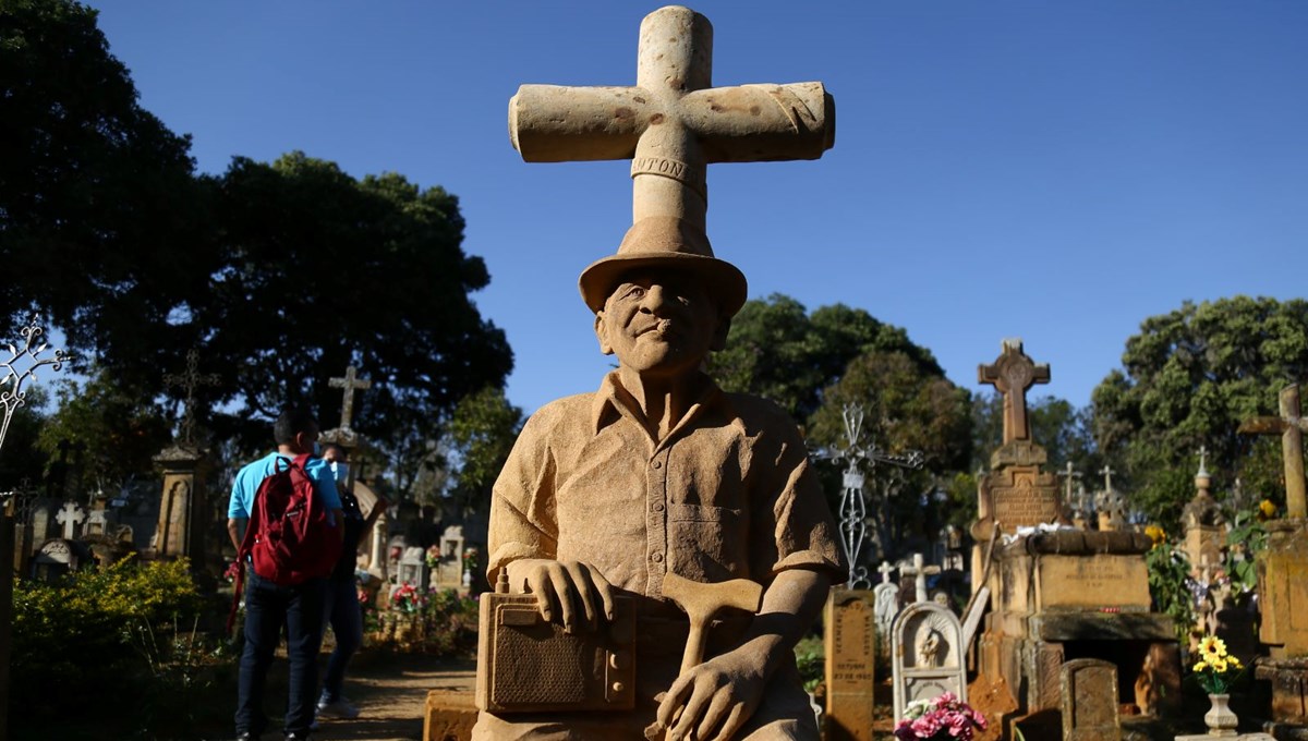 Kolombiya'da Günahlardan Arınma Mezarlığı