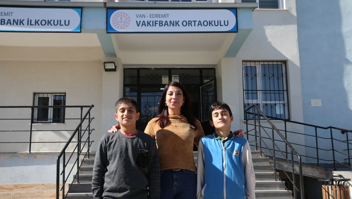 Heimlich manevrasıyla öğrencisinin hayatını kurtardı Heimlich manevrasıyla öğrencisinin hayatını kurtardı