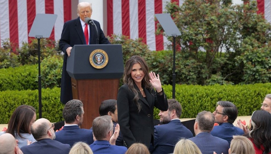 "Fenomen" bakan ülkeyi karıştırdı