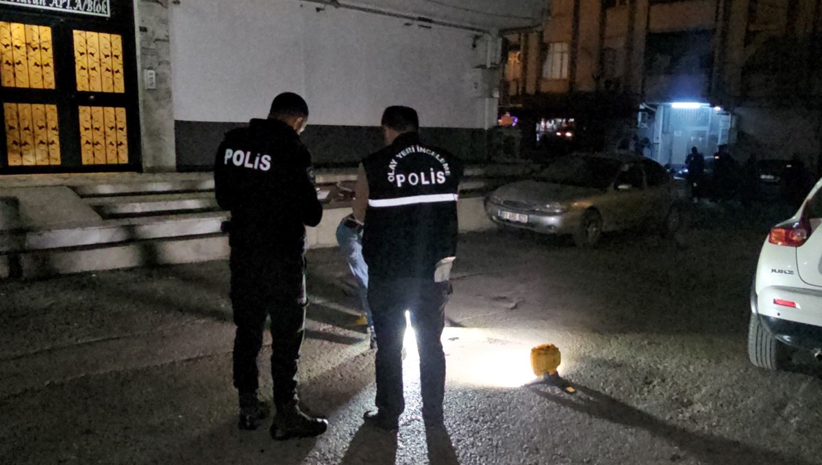Adana'da bıçaklı kavga: 1 ölü Adana'da bıçaklı kavga: 1 ölü