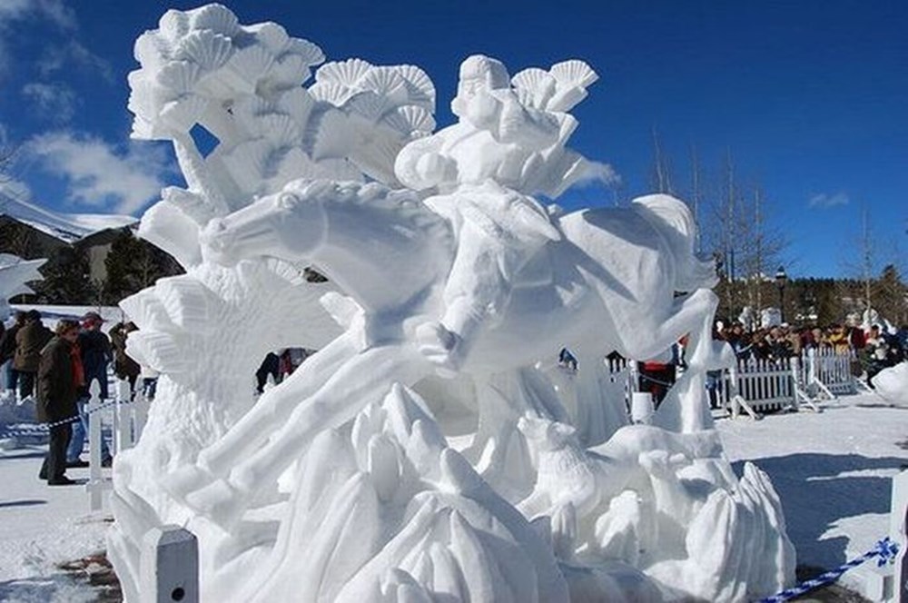 Снежные фигуры. Красивые снежные фигуры. Красивые скульптуры из снега. Красивые снежные фигуры из снега. Необычные скульптуры из снега.