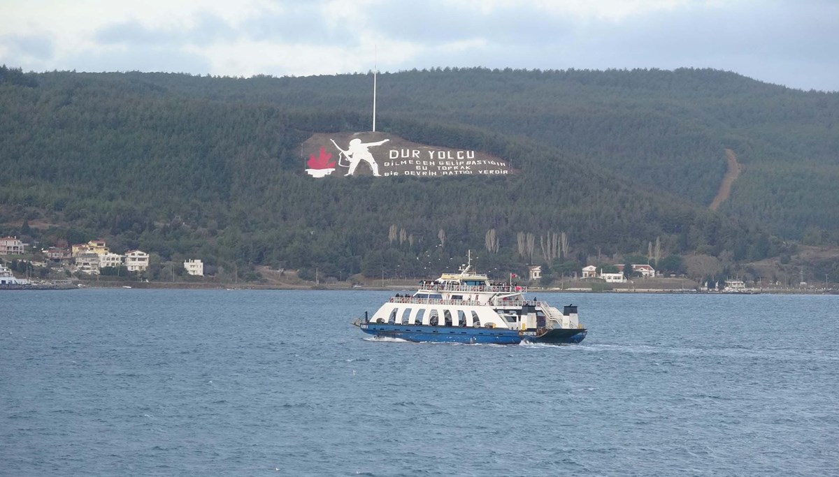 Gökçeada feribot seferlerine fırtına engeli