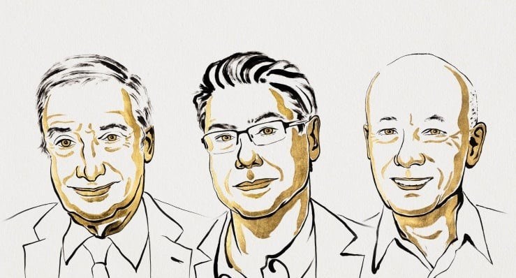 Nobel Ekonomi Ödülü kazananları soldan sağa Joel Mokyr, Philippe Aghion, Peter Howitt