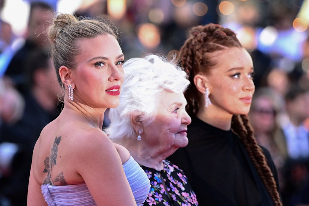 Kariyerinde bir ilk! Scarlett Johansson'ın filmi ayakta alkışlandı - 2