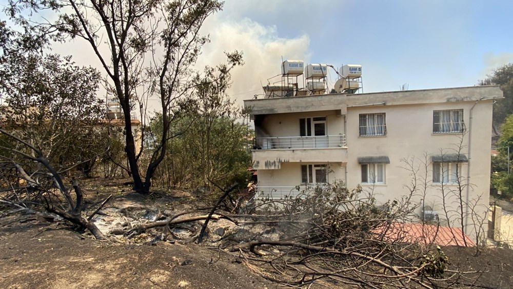 3 ilde yangın felaketi: 50 bini aşkın kişi tahliye edildi - 15