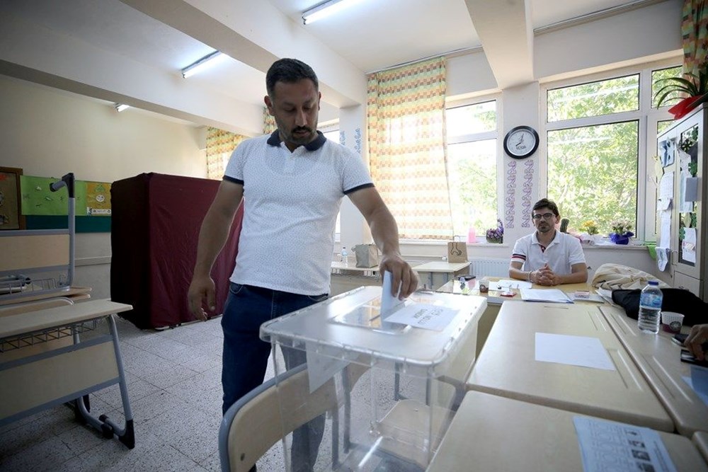 3 ilçe ve 4 beldede yeniden seçim: Oy verme işlemleri başladı - 3
