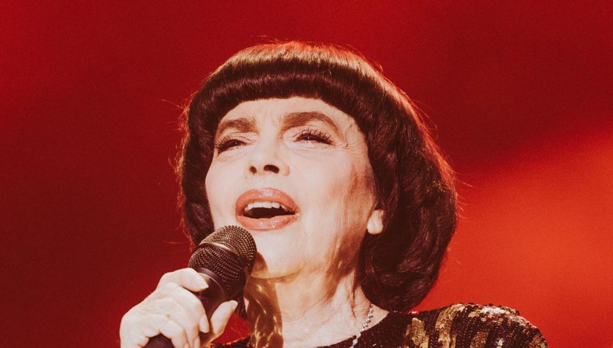 İstanbul'da Mireille Mathieu rüzgarı