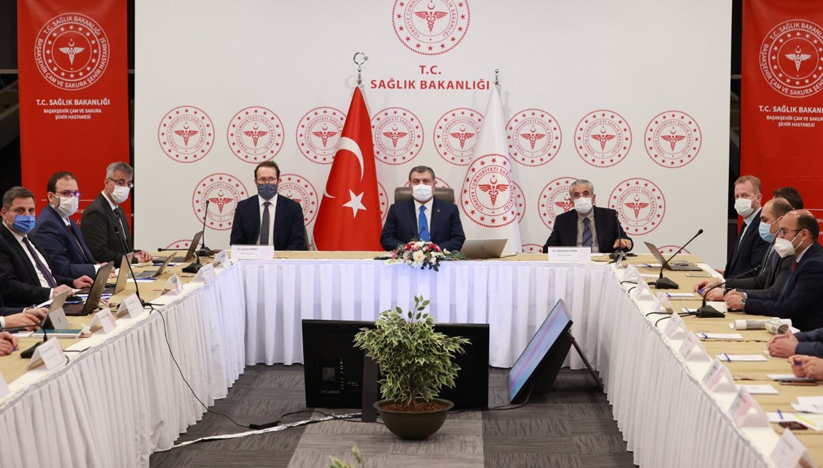 Bakan Koca: Hastaneye yatışlar yüzde 50 azaldı