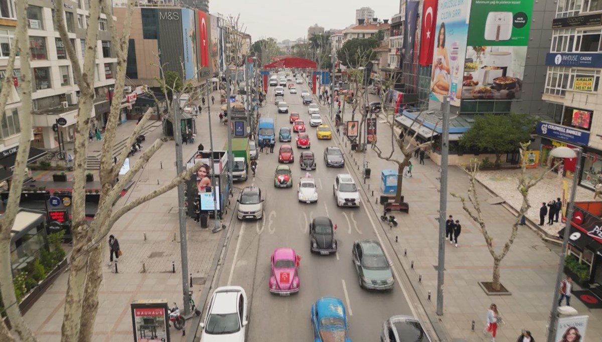19 Mayıs'ta Kadıköy'de 104 klasik otomobille 104. yıl konvoyu 19 Mayıs'ta Kadıköy'de 104 klasik otomobille 104. yıl konvoyu