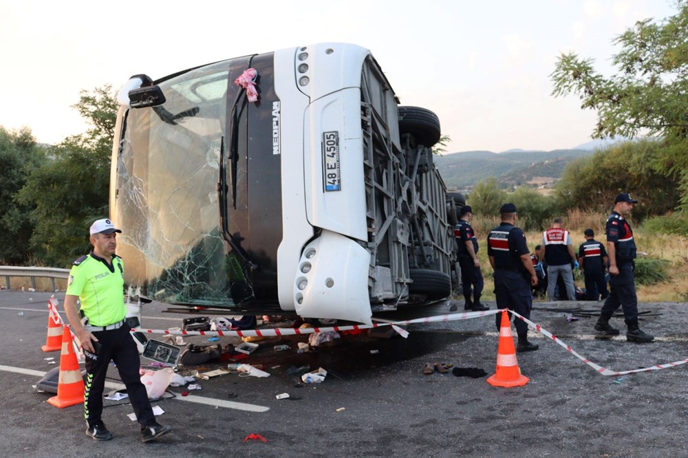 Denizli'de kum yüklü kamyon otobüse çarptı: 6 kişi öldü, 43 kişi yaralandı - 8