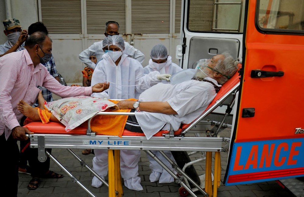 Hindistan'daki ölümcül Covid-19 salgınında son durum: Halk oksijensizlikten ölürken, zenginler özel jetlerle yurt dışına kaçıyor - 6