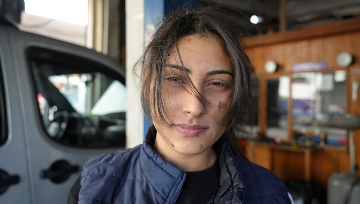 Liseli Yağmur okuldan sonra sanayide çalışıyor: Her kızın yapabileceği bir iş değil