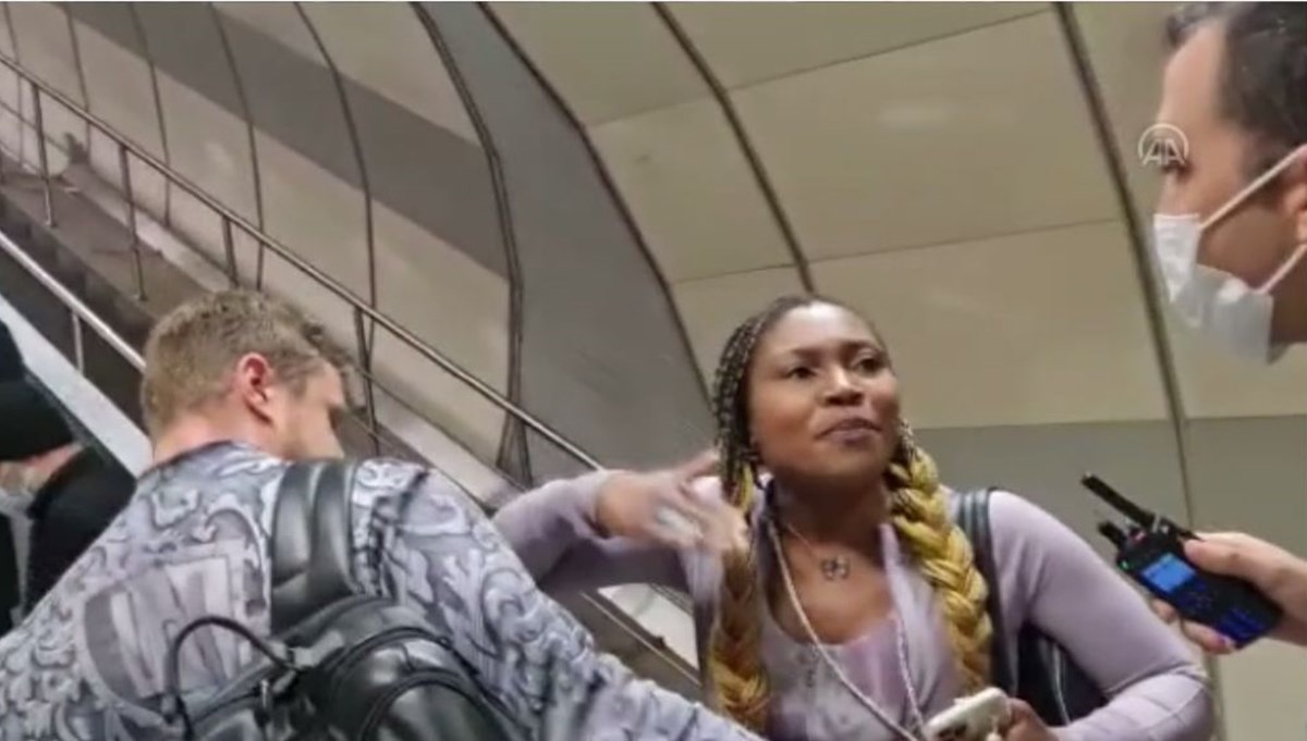 Maske takmayan iki yolcu metrodan indirildi