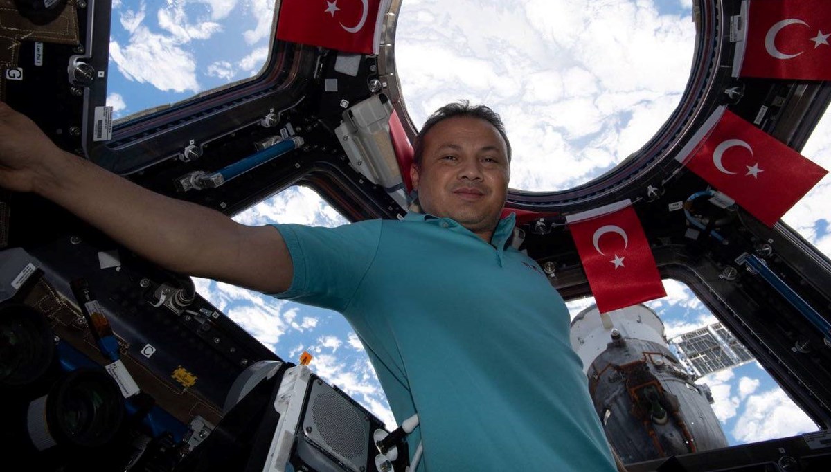 Astronot Alper Gezeravcı 