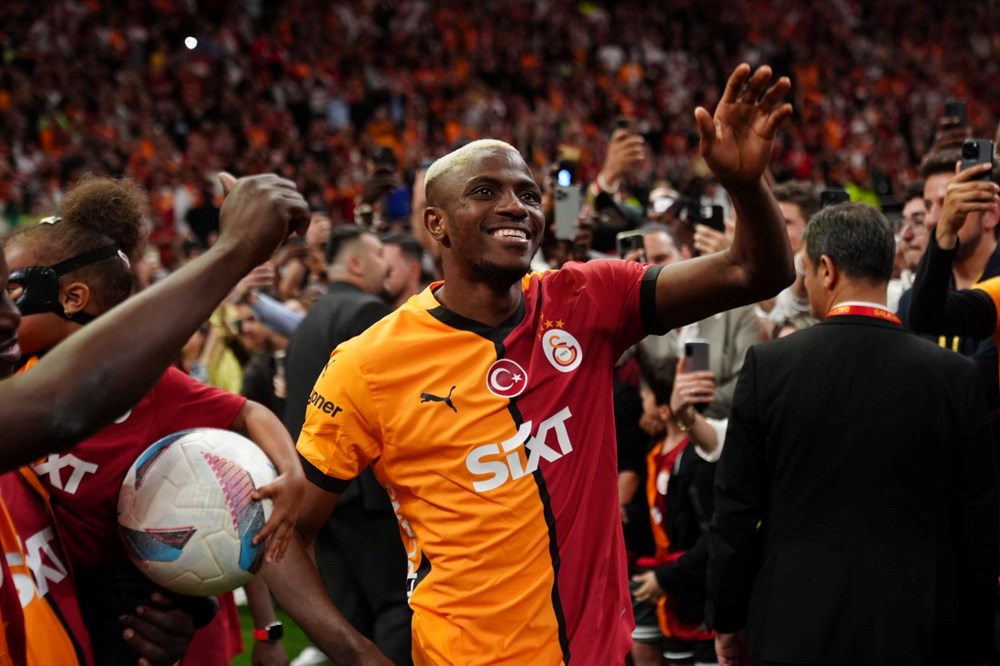 Osimhen transferi için her şey hazır: Otel rezervasyonu ve sağlık kontrolleri ayarlandı - 1