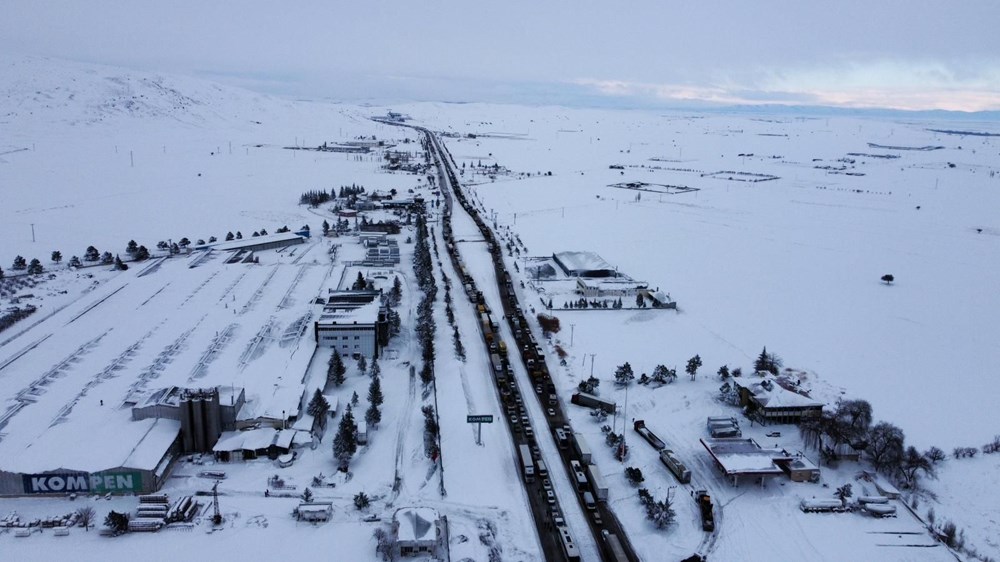 Deprem bölgesine giderken kara yakalandılar - 2