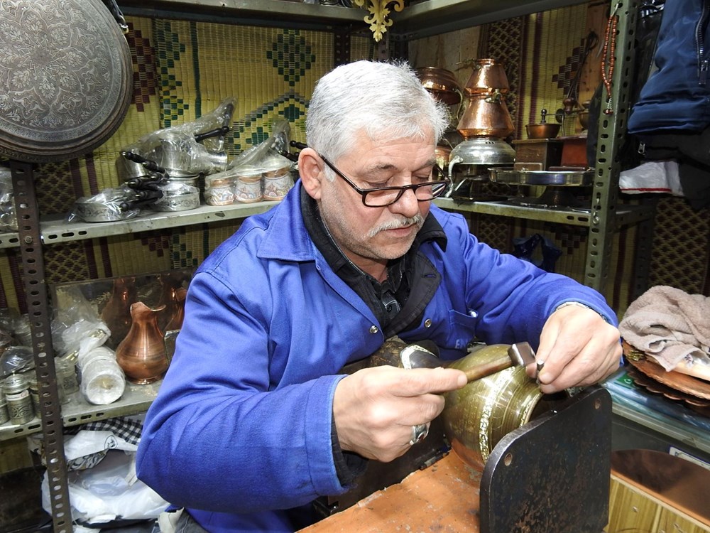 60 yaşında hala bakır sesleri ortasında: Mesleğini 50 yıldır sürdürüyor 72 VeeqCHyT0kuzyAVcPPy5iA