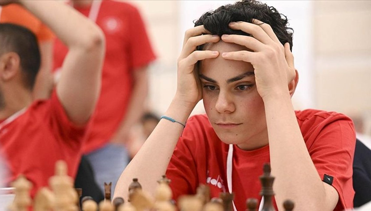 14 yaşındaki Milli satranççı Ediz Gürel'den büyük başarı