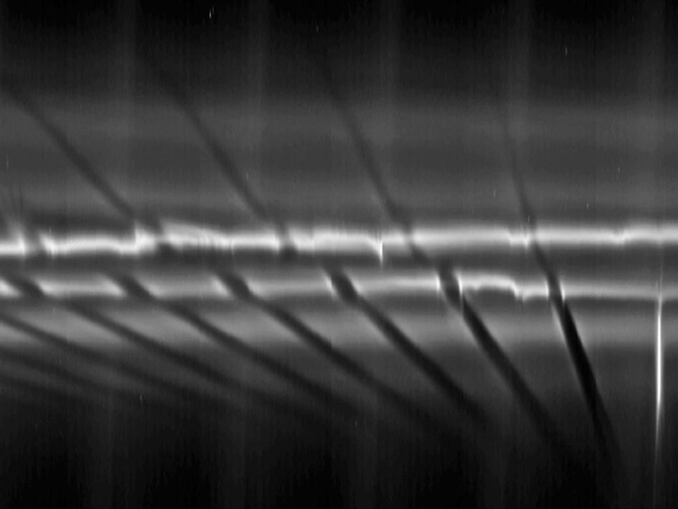 Satürn'ün halkasında esrarengiz cisimler - 1