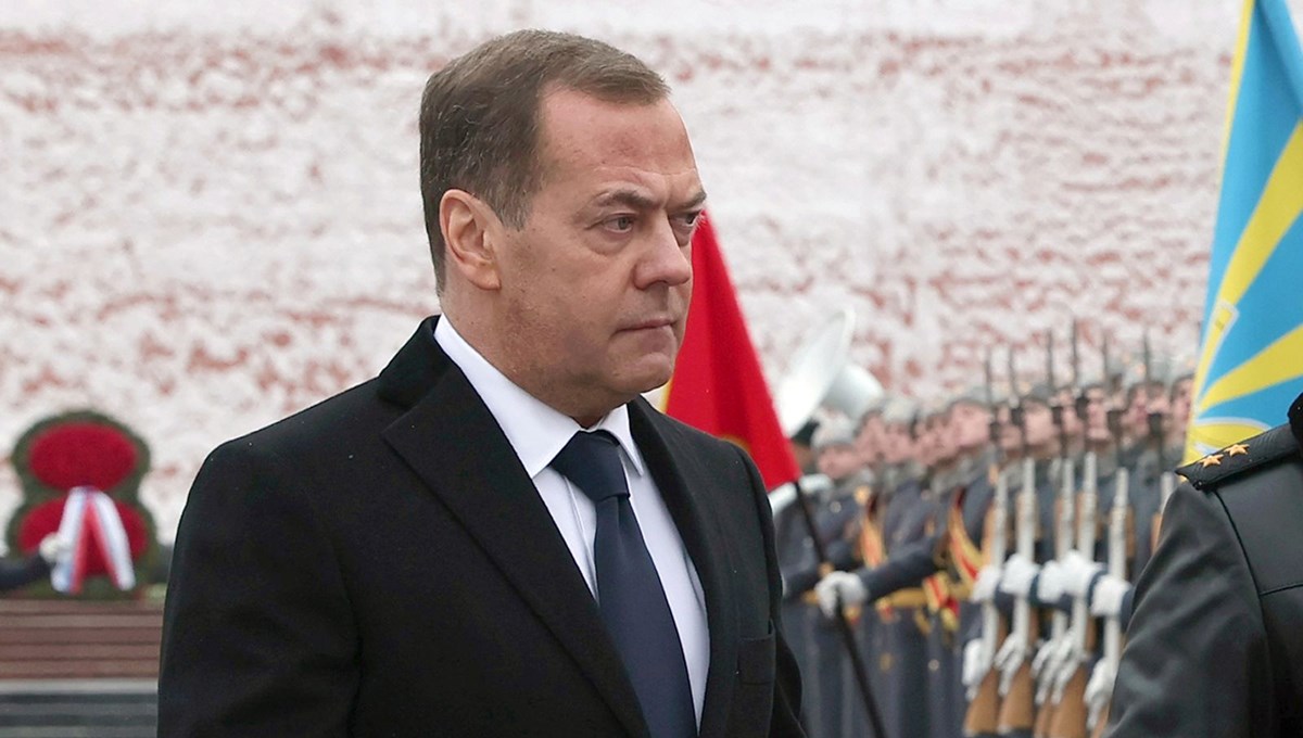 Medvedev'den 