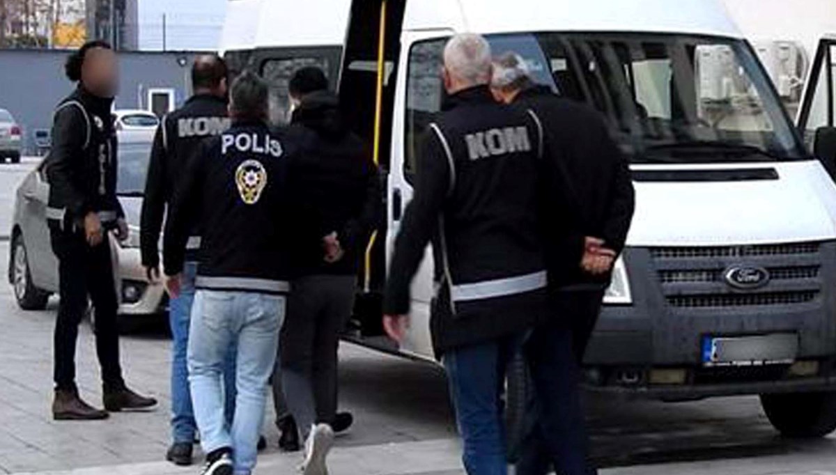 Sahte kimliklerle bankalardan kredi dolandırıcılığı Sahte kimliklerle bankalardan kredi dolandırıcılığı