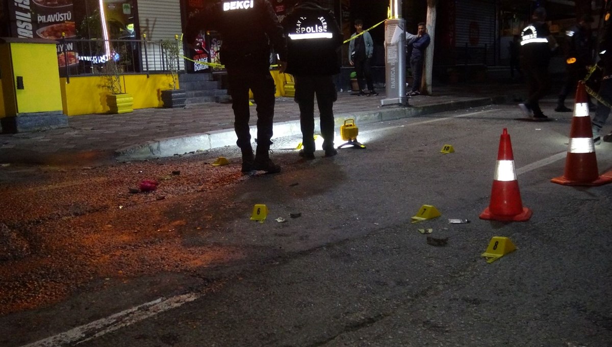 Kocaeli'de cadde ortasında çatışma: 2 yaralı Kocaeli'de cadde ortasında çatışma: 2 yaralı