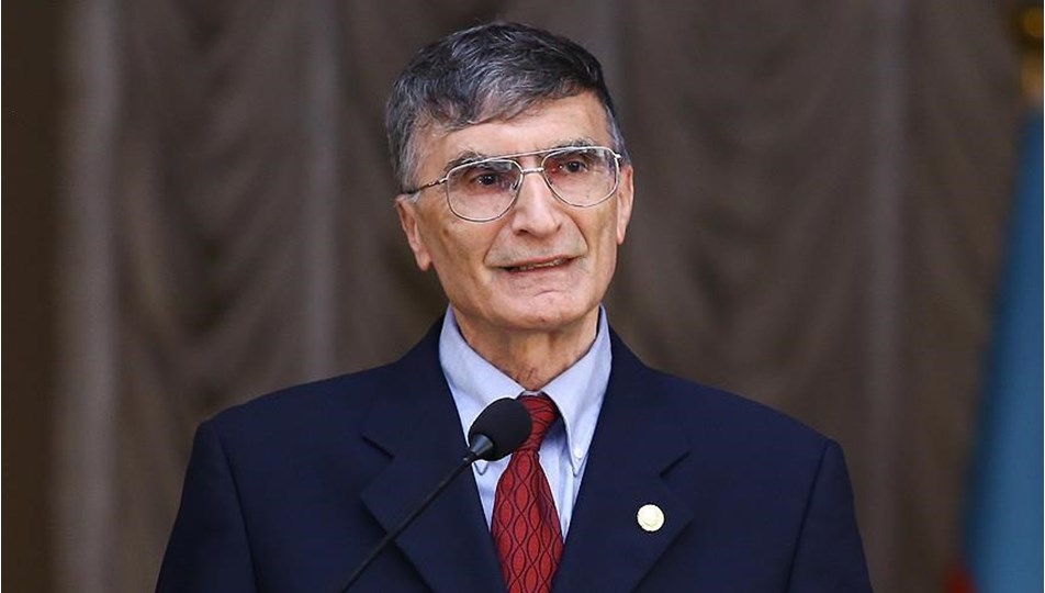 Aziz Sancar: Türkiye'de olsam aşı için kuyruğa girerdim