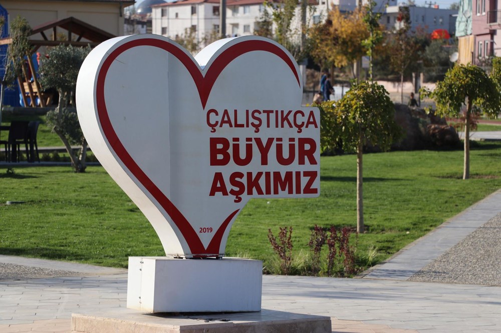 Denizli'deki tartışılan heykeller kaldırıldı!