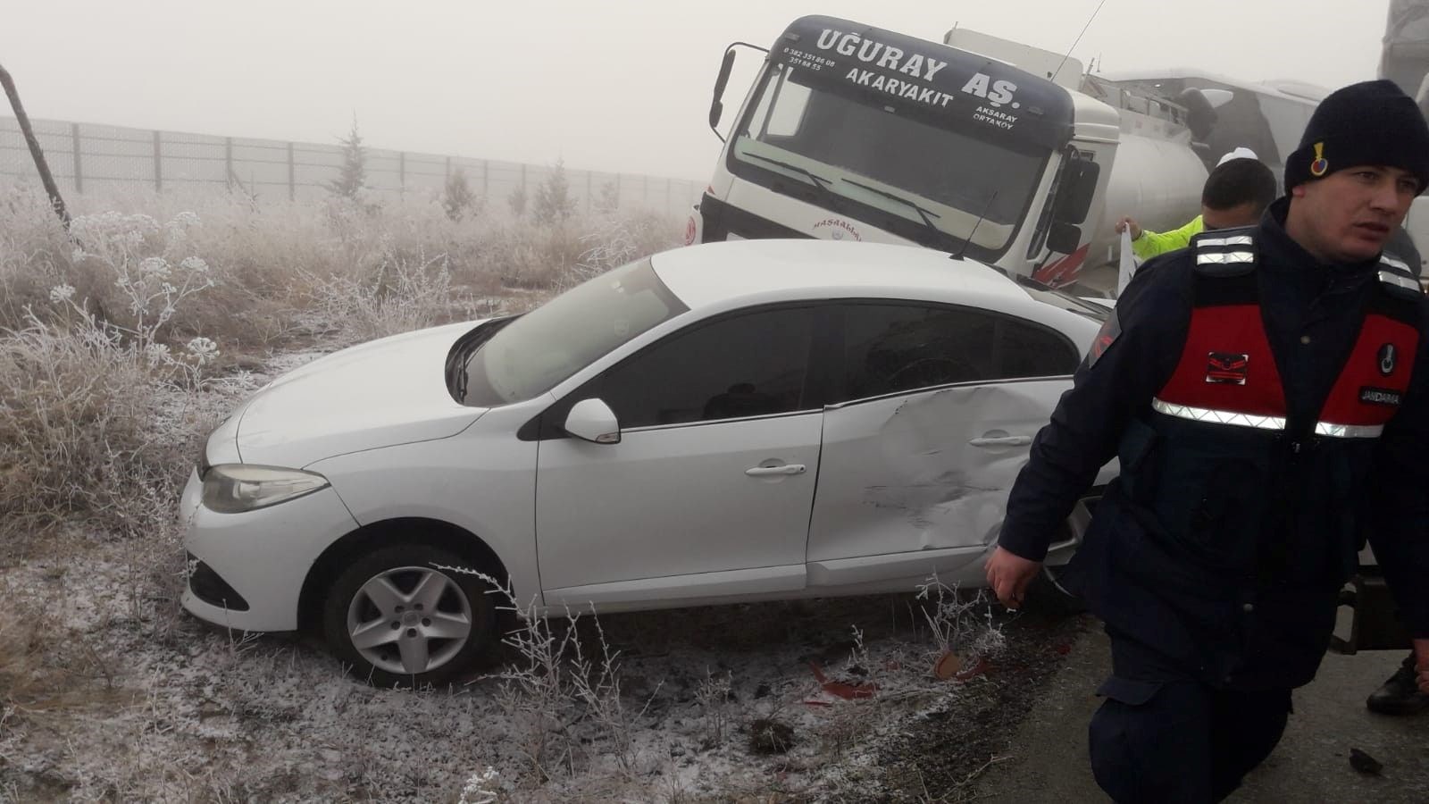 Buzlanma Ve Sis Zincirleme Kaza Getirdi: 3 ölü, 11 Yaralı - Son Dakika ...