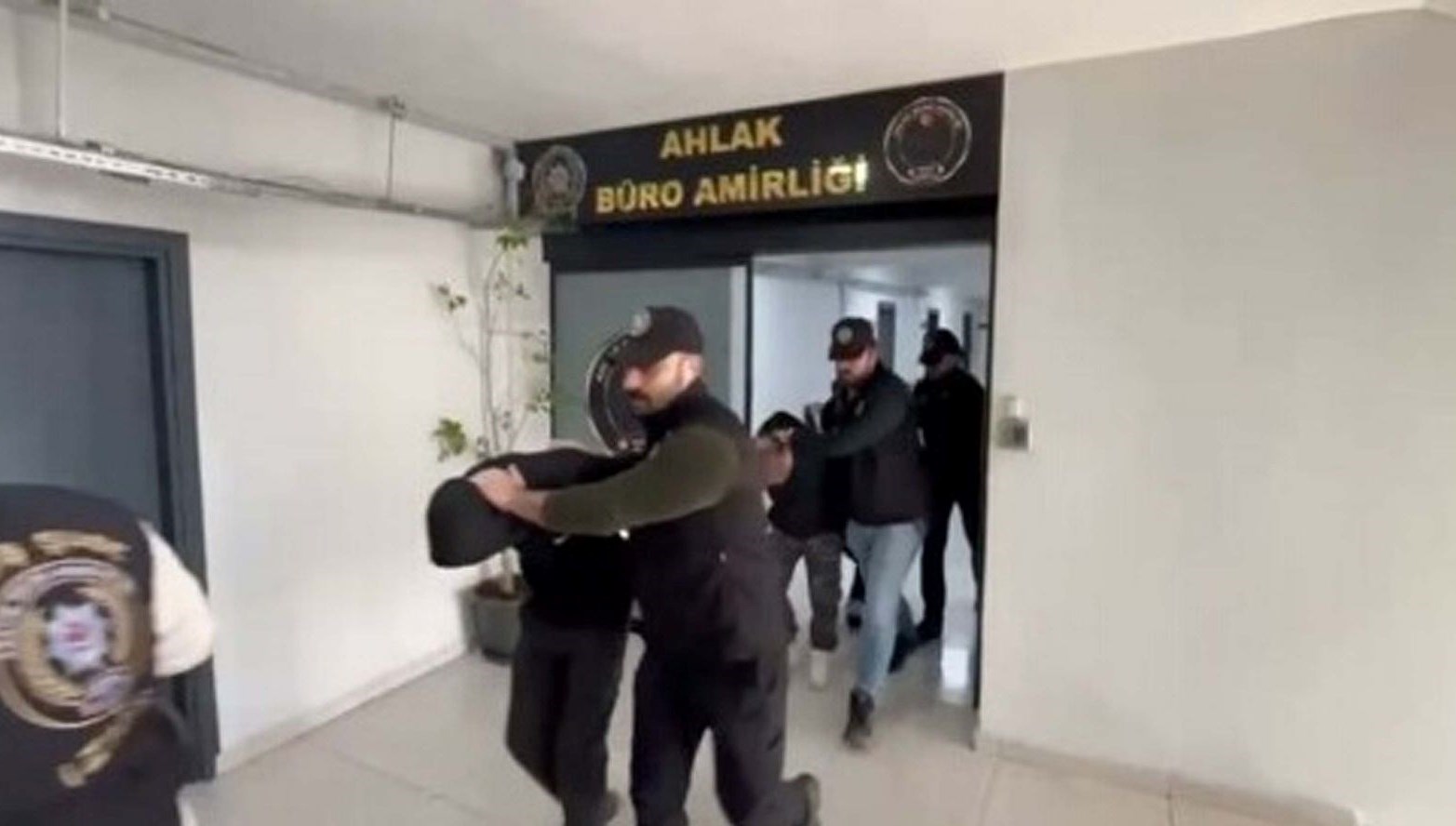 İzmir'de fuhuş operasyonu